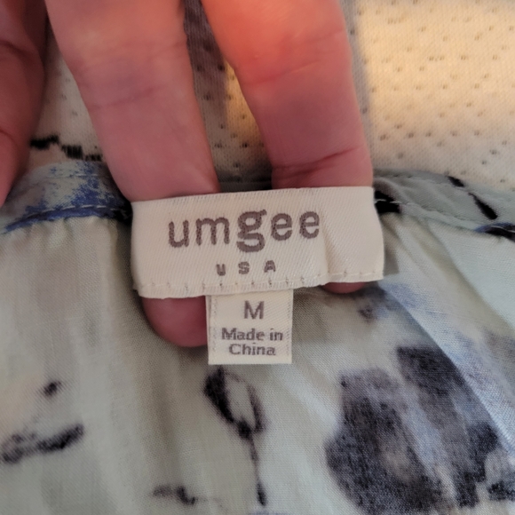 Umgee Light Green Floral Wrap Romper With Tassel Flutter Sleeve Size Medium - Picture 4 of 8